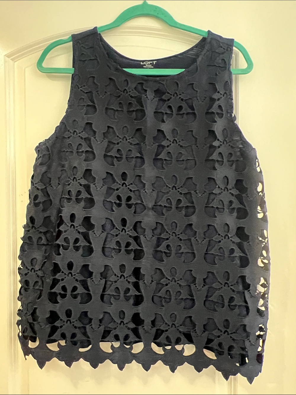Loft Outlet Navy Blue sz L Lg Tank Lace Crochet Knit Overlay